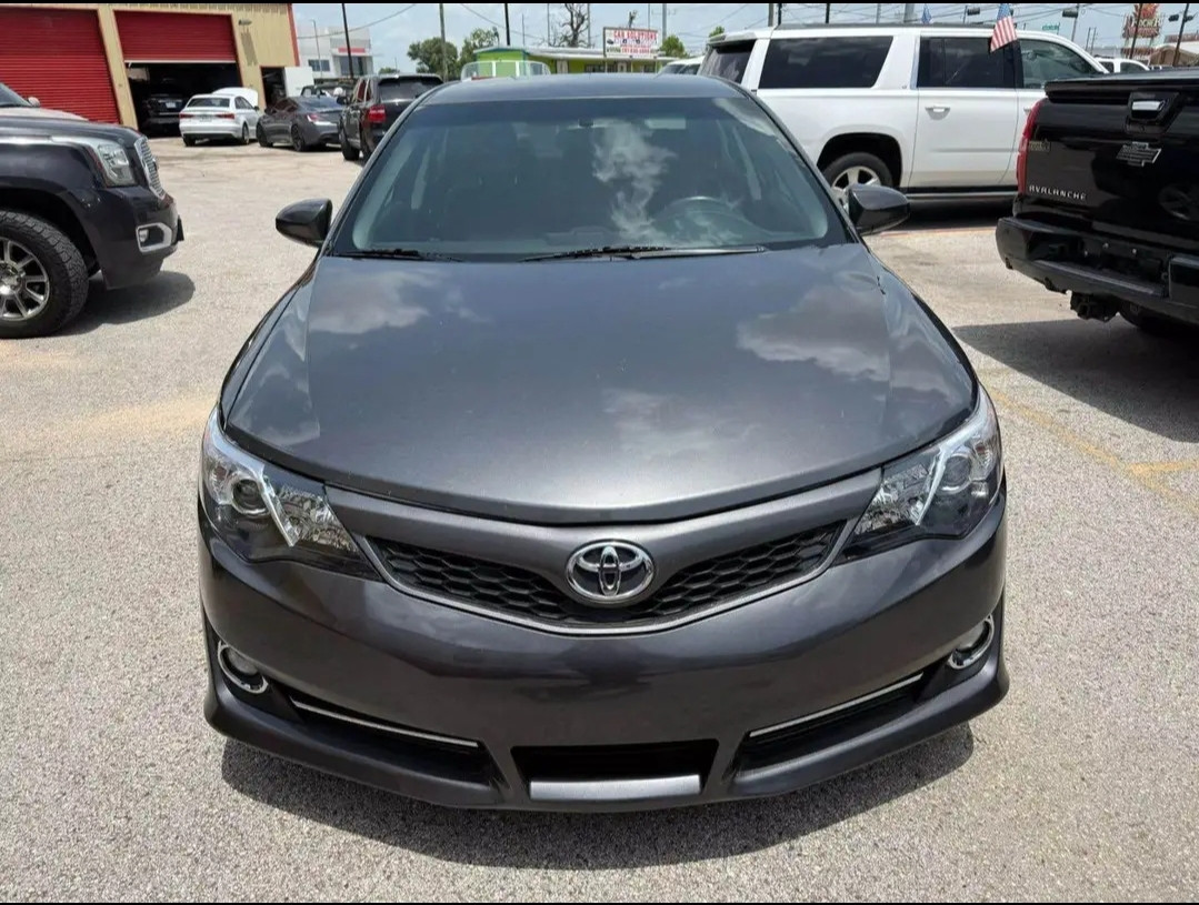2012 TOYOTA CAMRY SE